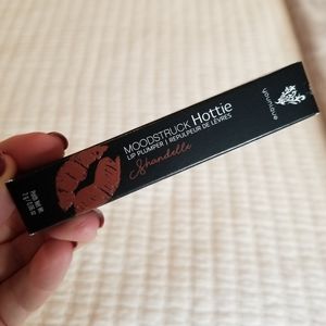 Younique Hottie Lip Plumper in Shandelle (nude)